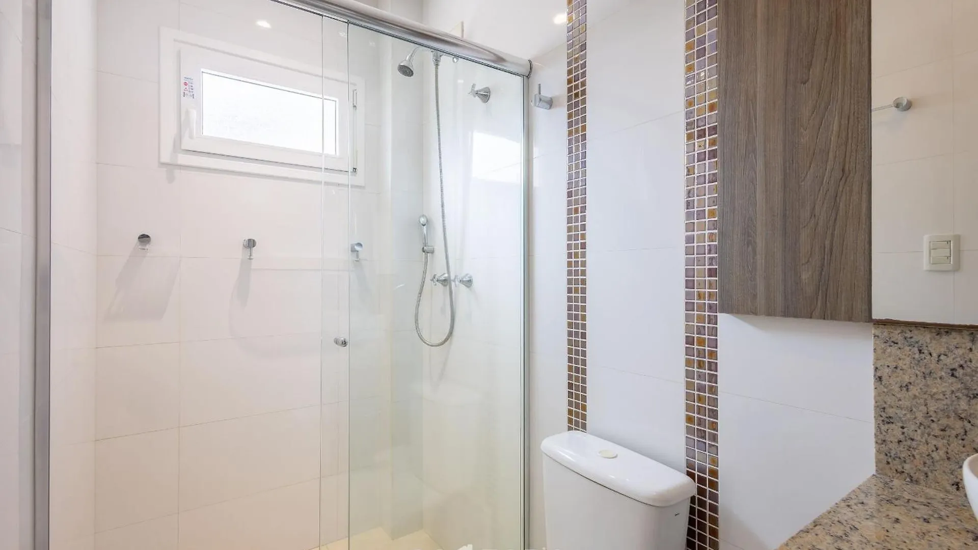 Apartamento Apto Vista Mar C/ Churrasq. Em Bombinhas - Lga0201