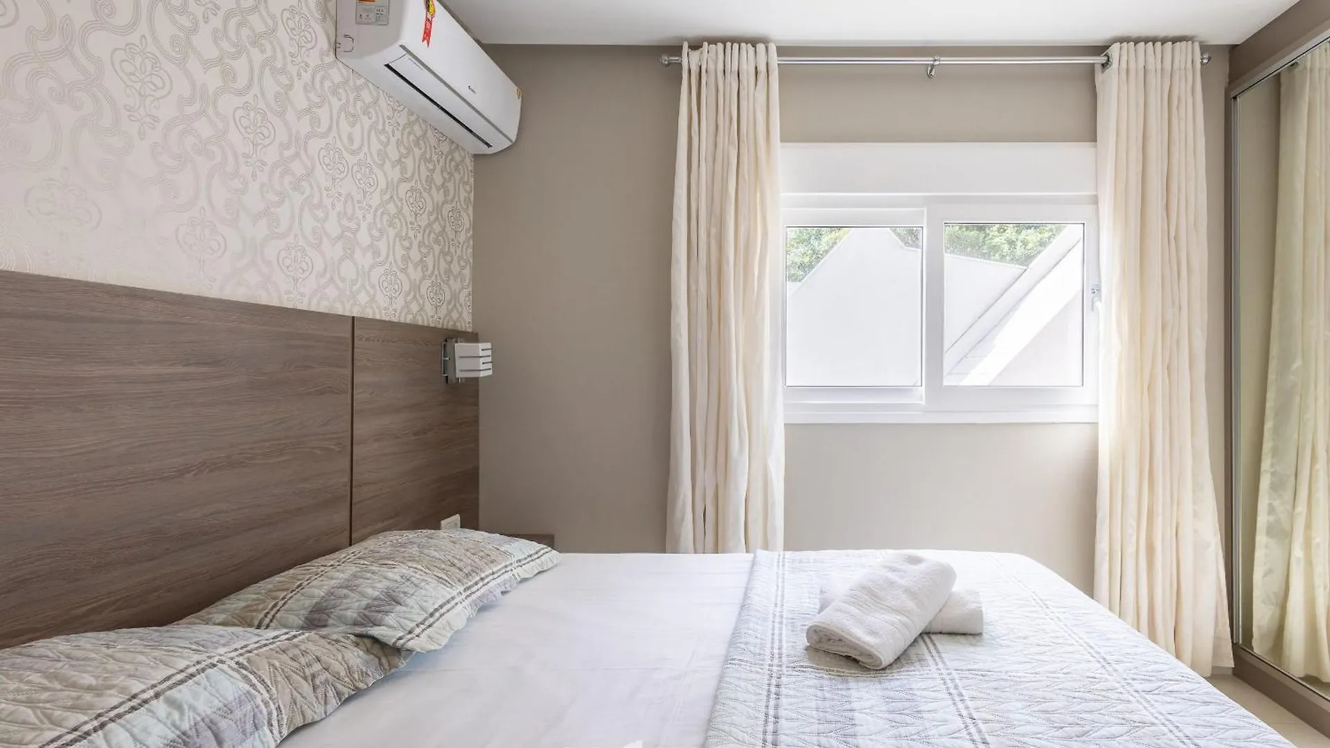 Apto Vista Mar C/ Churrasq. Em Bombinhas - Lga0201 Apartamento