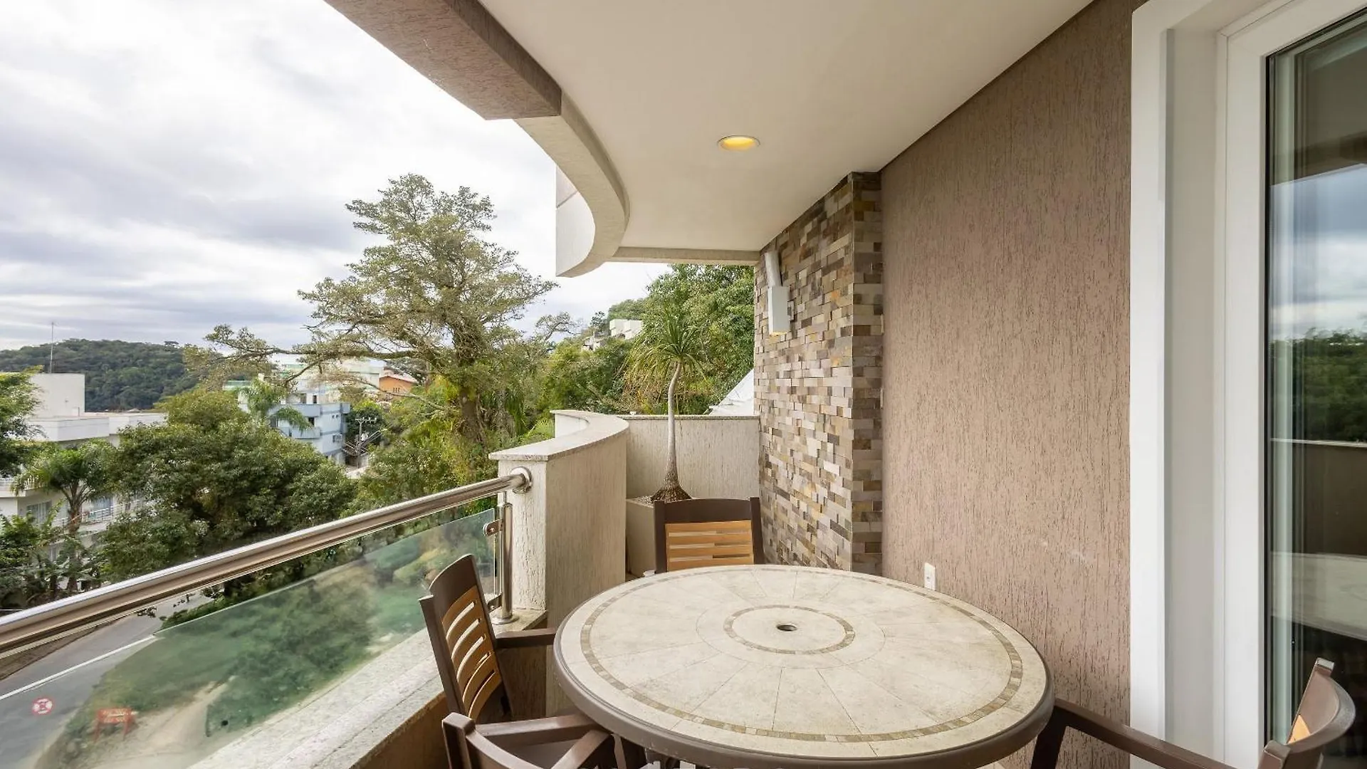 Apartamento Apto Vista Mar C/ Churrasq. Em Bombinhas - Lga0201